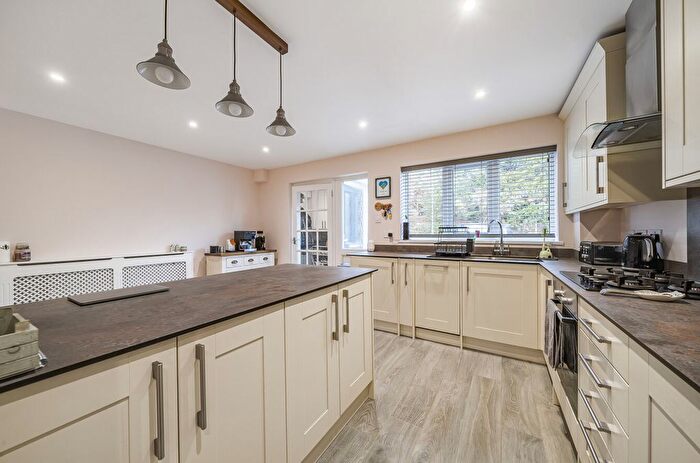 2 Bedroom Terraced House For Sale In Aylesham Road, Orpington, BR6