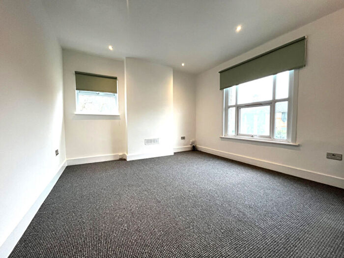 1 Bedroom Apartment To Rent In West Street, Bromley, Kent, BR1