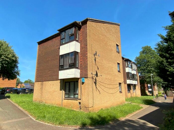 2 Bedroom Flat To Rent In Mushroom Field Road, Ecton Brook, Northampton, NN3