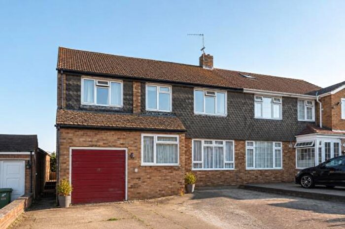 4 Bedroom Semi-Detached House For Sale In Stephenson Close, High Wycombe, HP13