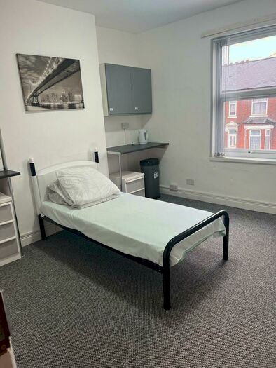 Studio To Rent In Bromford Lane, West Bromwich, B70