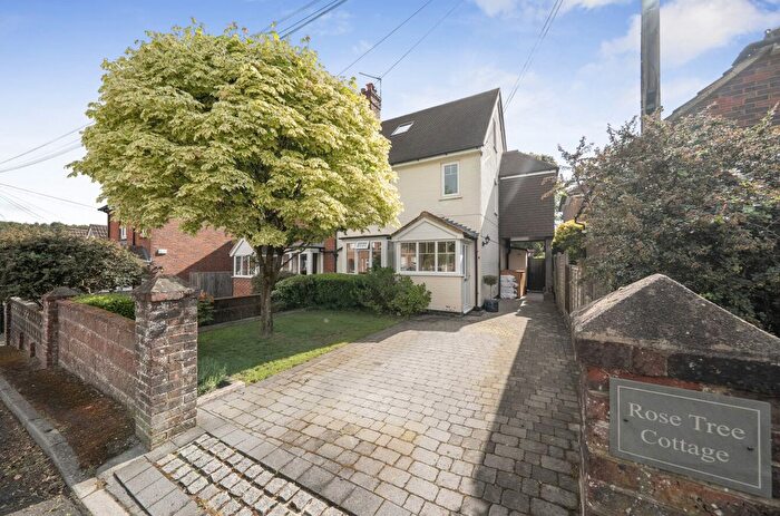 4 Bedroom Semi-Detached House For Sale In Glen Road, Grayshott, Hindhead, Hampshire, GU26