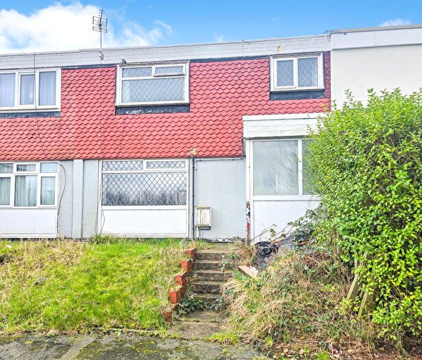 3 Bedroom Terraced House For Sale In Stonecliffe Gardens, Leeds, LS12