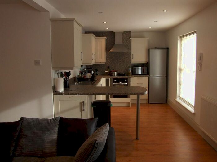 2 Bedroom Flat To Rent In Market Place, Faringdon, SN7