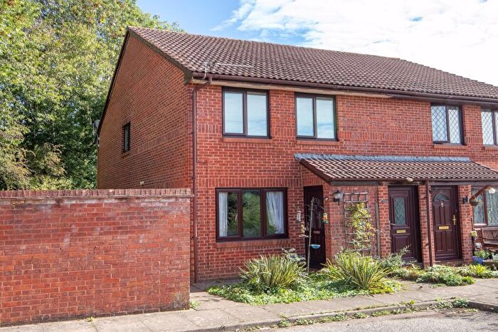 1 Bedroom Maisonette For Sale In Alder Hill Drive, Totton, Southampton, SO40