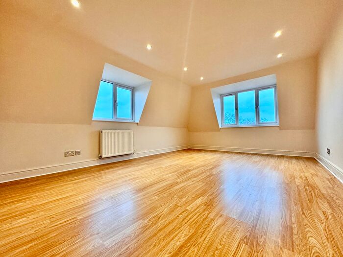 1 Bedroom Flat To Rent In High Street, Barnet, EN5