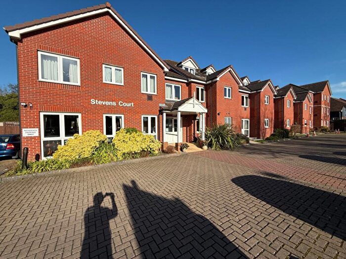 1 Bedroom Flat To Rent In Reading Road, RG41