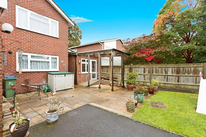 6 Bedroom Detached House For Sale In Brushwood Road, Horsham, RH12