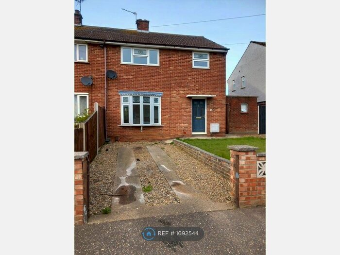 3 Bedroom Semi-Detached House To Rent In Campion Avenue, Gorleston, Great Yarmouth, NR31