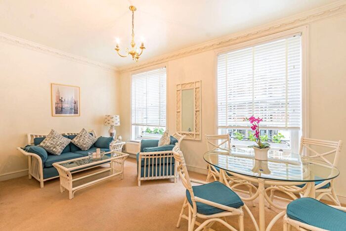 1 Bedroom Flat To Rent In Chiltern Street, Marylebone, London, W1U