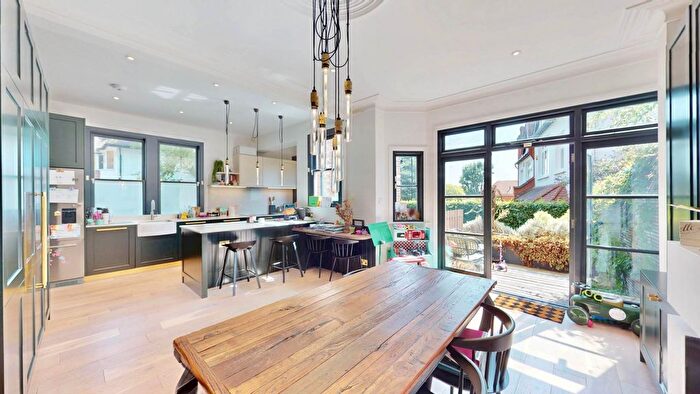 4 Bedroom Semi-Detached House To Rent In Hornsey Lane, Highgate, N6