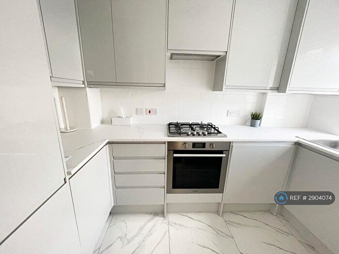 2 Bedroom Terraced House To Rent In Pennington Way, London, SE12