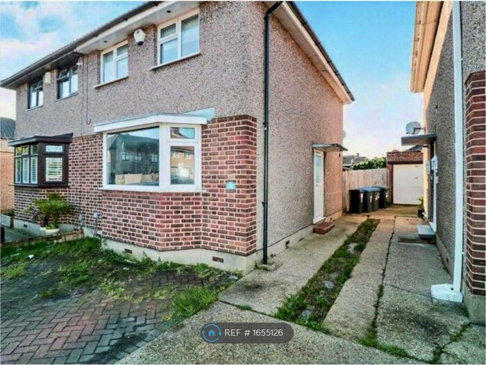 2 Bedroom Semi-Detached House To Rent In Vernon Avenue, Enfield, EN3