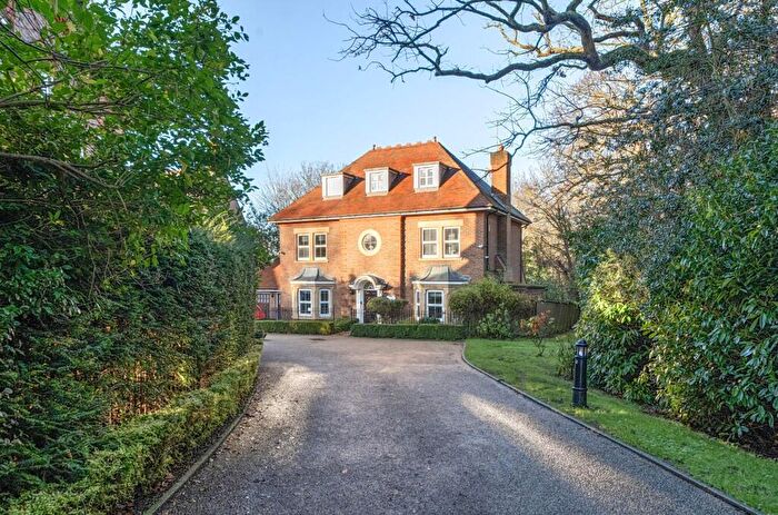 5 Bedroom Detached House For Sale In Regents Drive, Woodford Green, IG8