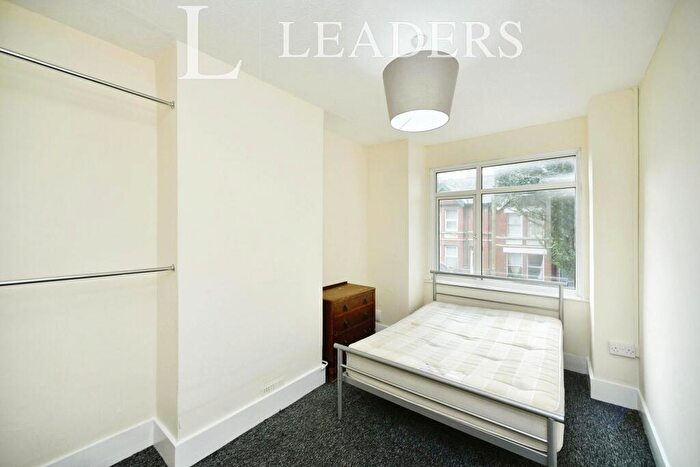 2 Bedroom Apartment To Rent In Coombe Road, BN2