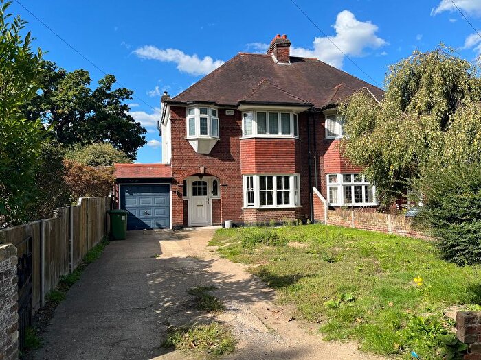 3 Bedroom Semi-detached House For Sale In Ashford Road, Staines-Upon-Thames, TW18