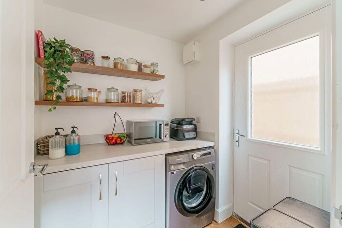 4 Bedroom Detached House For Sale In Bay Street, Thorpe Willoughby, YO8