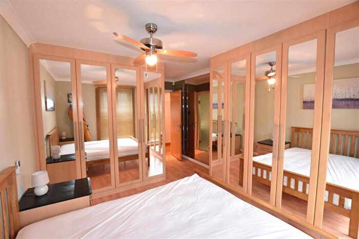 2 Bedroom Flat To Rent In Regents Riverside, RG1