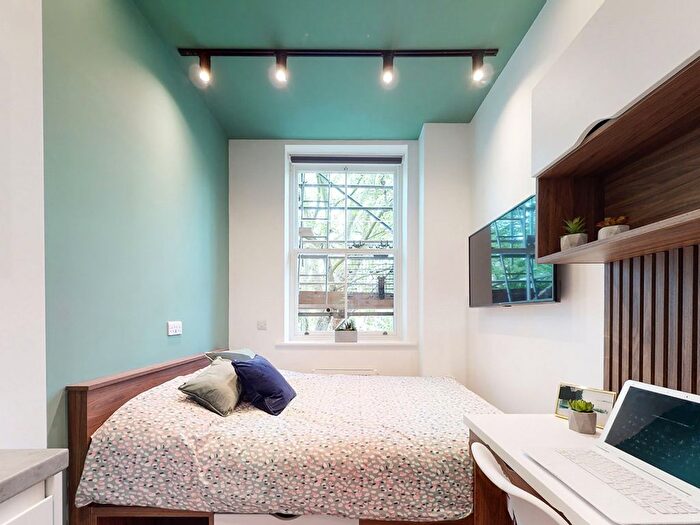 Studio To Rent In Harrow Road, London, W9