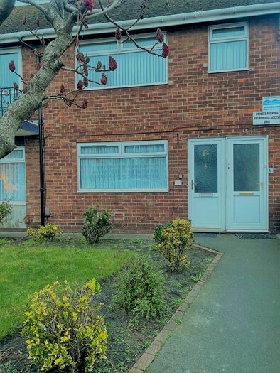 2 Bedroom Flat To Rent In Aintree Court, Aintree L10