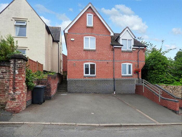 3 Bedroom Semi-Detached House To Rent In Queen Street, Measham, DE12