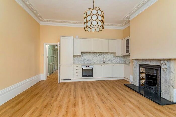 2 Bedroom Flat To Rent In Norton Road, Hove, East Sussex, BN3