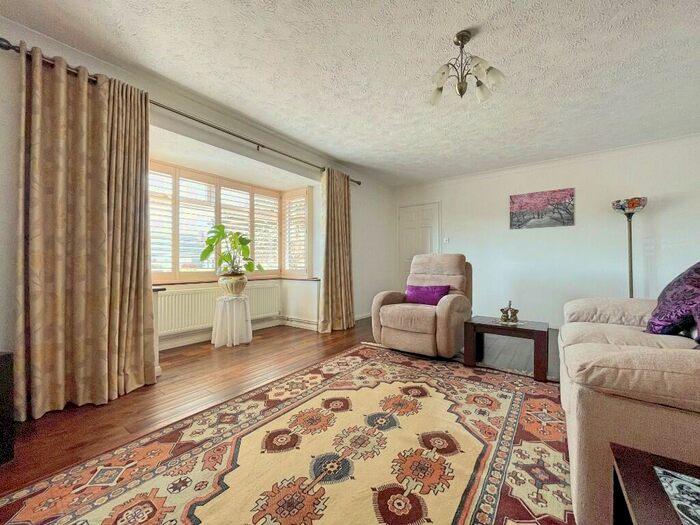 3 Bedroom Detached Bungalow For Sale In Anchor Road, Tiptree, CO5