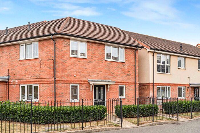 1 Bedroom Maisonette For Sale In Stone Well Road, Staines-Upon-Thames, Surrey, TW19