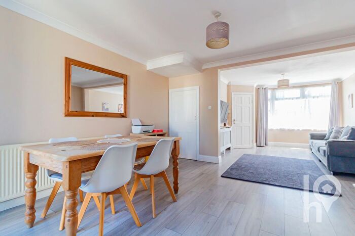 3 Bedroom Terraced House For Sale In Stanley Avenue, Queenborough, ME11