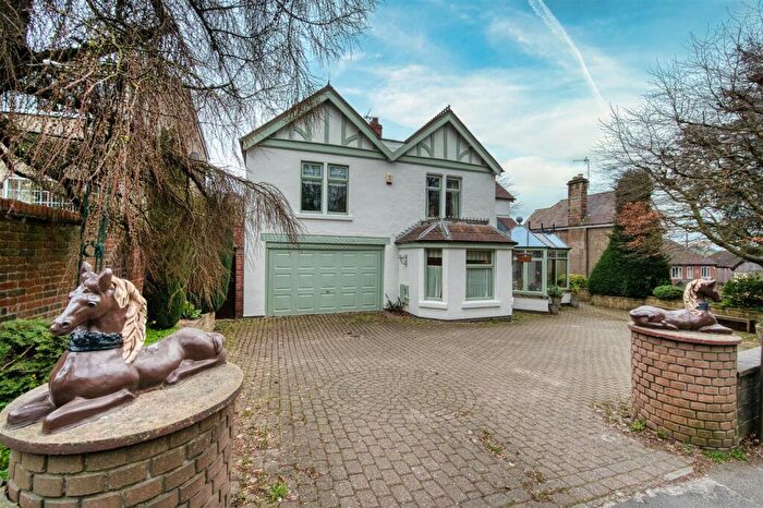 4 Bedroom Detached House For Sale In Cromford Road, Wirksworth, Matlock, DE4