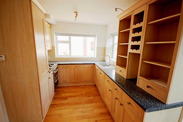 4 Bedroom Semi-Detached House To Rent In Mackie Avenue, Patcham, Brighton, BN1