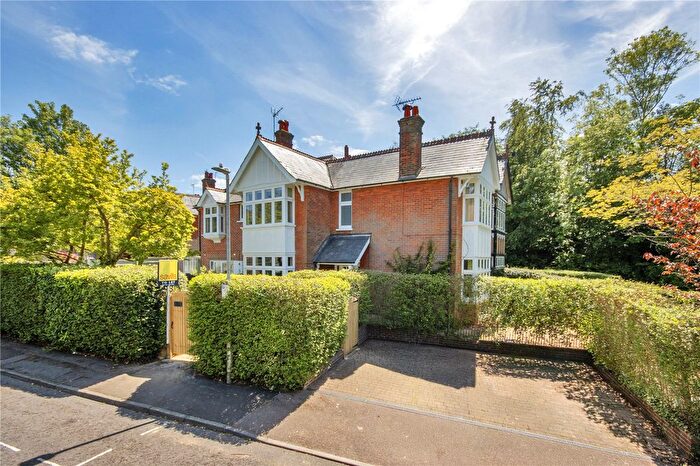 3 Bedroom Semi-Detached House For Sale In The Drive, Sevenoaks, Kent, TN13