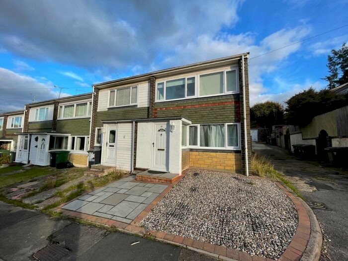 3 Bedroom End Of Terrace House To Rent In Falkland Garth, Newbury, RG14
