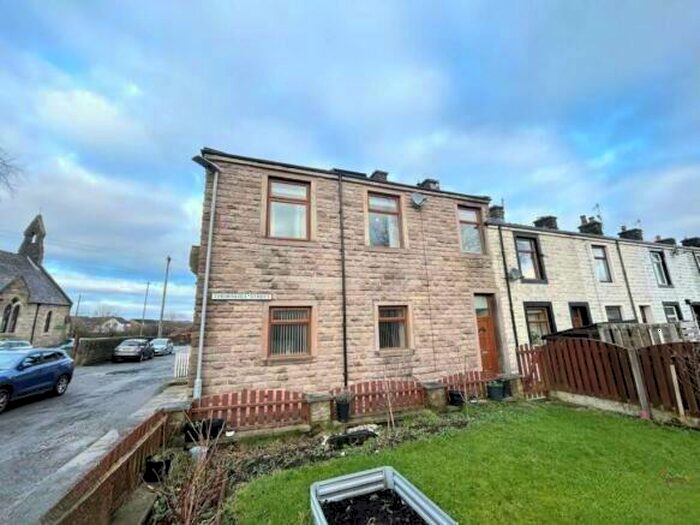 4 Bedroom End Of Terrace House To Rent In Thornhill Street, Burnley, Lancashire, BB12