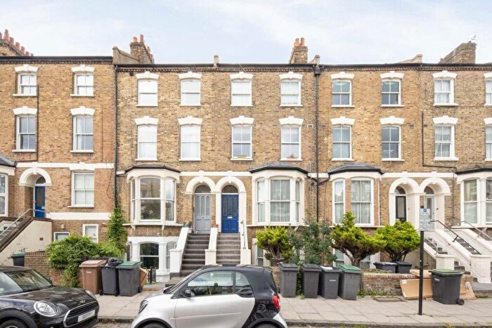 Studio To Rent In Woodstock Road, London, N4