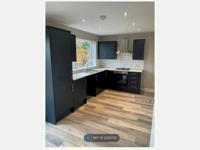 3 Bedroom Terraced House To Rent In Moorside Road, Huddersfield HD5