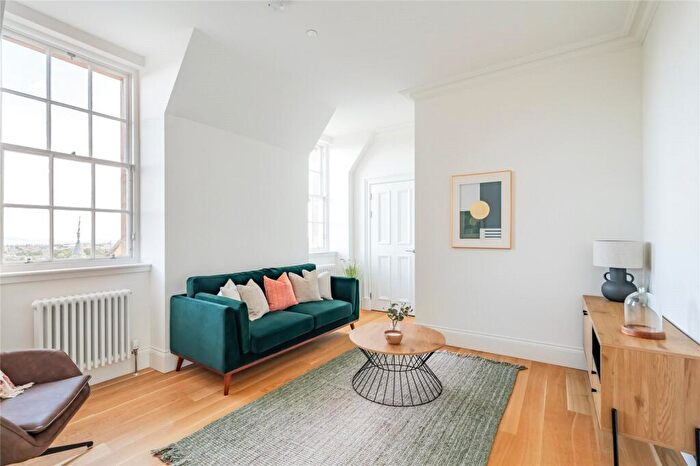 2 Bedroom Apartment To Rent In Sassoon Grove, Edinburgh, Midlothian, EH10