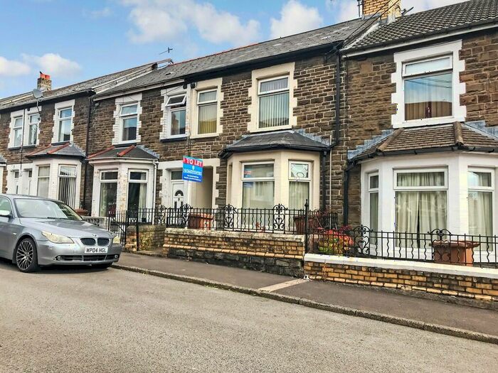 1 Bedroom Flat To Rent In Fully Furnished St Floor Flat, John Street, Bargoed, CF81