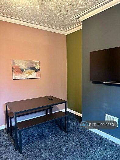 5 Bedroom Semi-Detached House To Rent In Wilton Road, Birkenhead, CH42