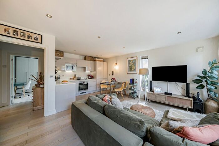 1 Bedroom Flat For Sale In Christchurch Road, Colliers Wood, London, SW19