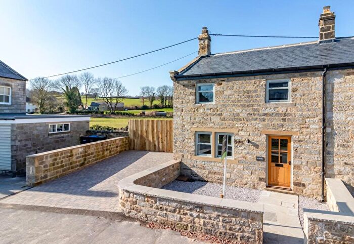 2 Bedroom Cottage For Sale In Dacre Banks, Harrogate, HG3