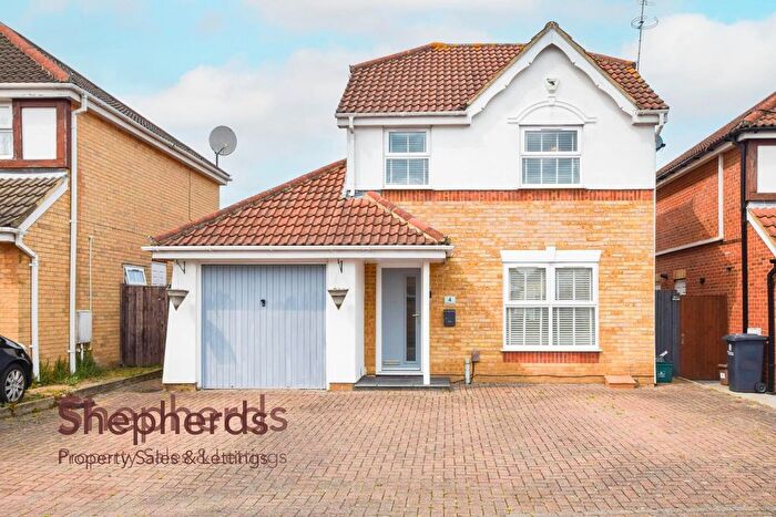 4 Bedroom Detached House For Sale In Norwood Road, Cheshunt, EN8