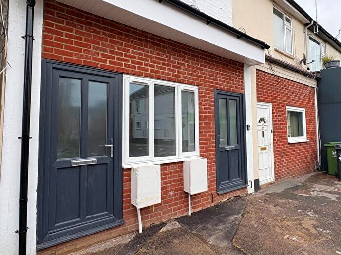 2 Bedroom Flat To Rent In New Road, Portsmouth, PO2