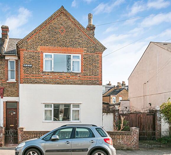 2 Bedroom Semi Detached House For Sale In Elm Road, Kingston Upon Thames, KT2