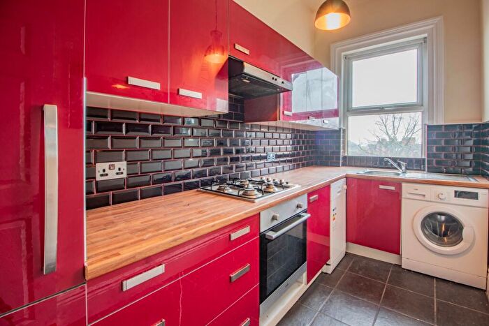 1 Bedroom Terraced House To Rent In Flat Newcastle Drive, Nottingham, NG7