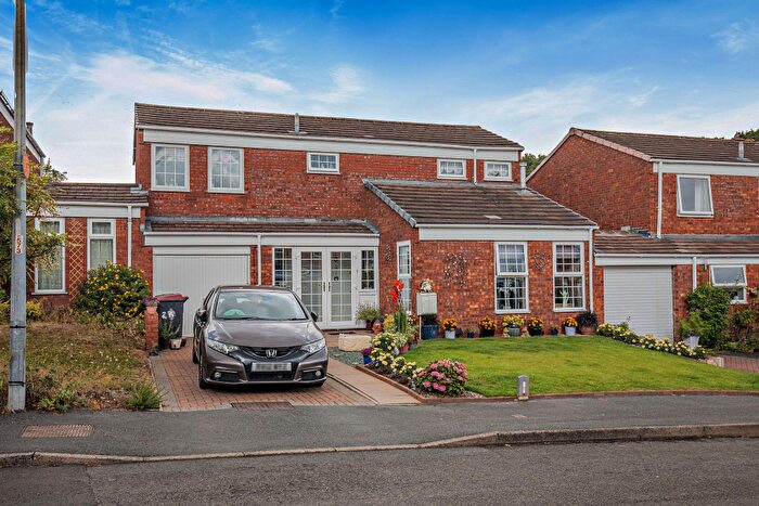 3 Bedroom Detached House For Sale In Langholm Green, Telford, TF7