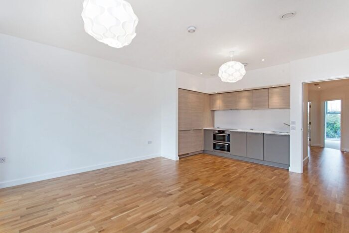 2 Bedroom Flat To Rent In Colonial Drive, Bollo Lane, London, W4
