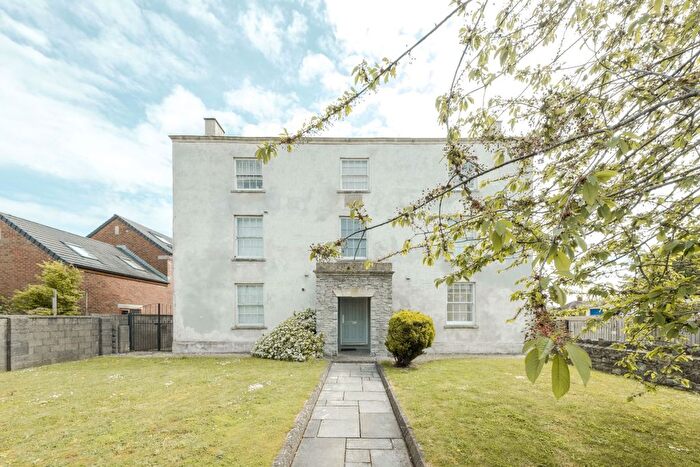 2 Bedroom Flat For Sale In White Cross Court, Wells Road, Bristol, BS14