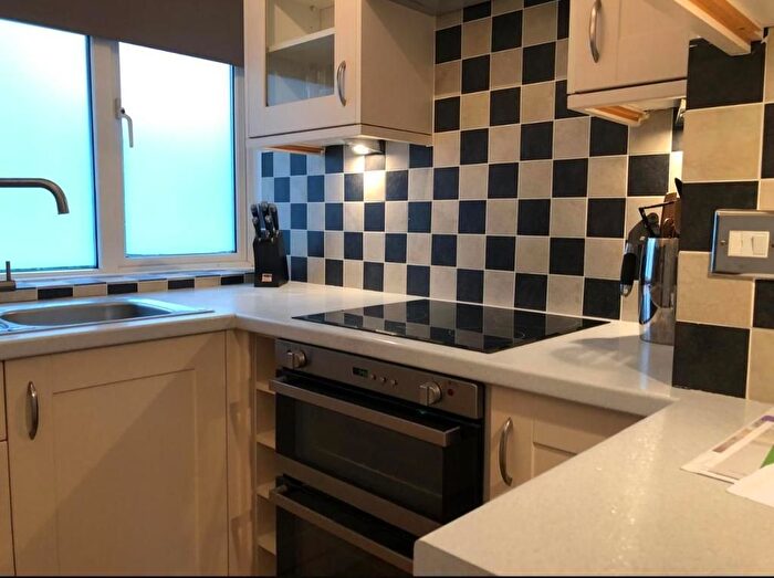 2 Bedroom Flat To Rent In Flat, Hove, BN3