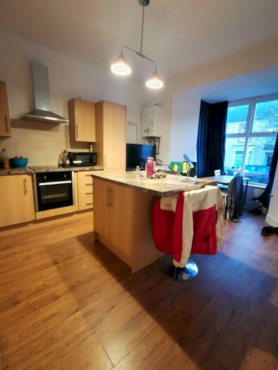 2 Bedroom Flat To Rent In Rhyddings Terrace, Brynmill, Swansea, SA2